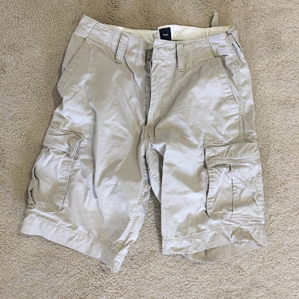 Men’s gap cargo shorts, worn once!